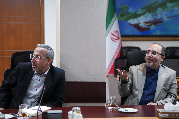 دیدار نماینده مقام معظم رهبری در دانشگاه‌ها  با رئیس ستاد اجرایی فرمان امام