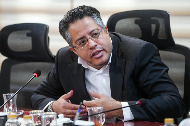 جلسه بررسی عملکرد شرکت انرژی گستر نصیر