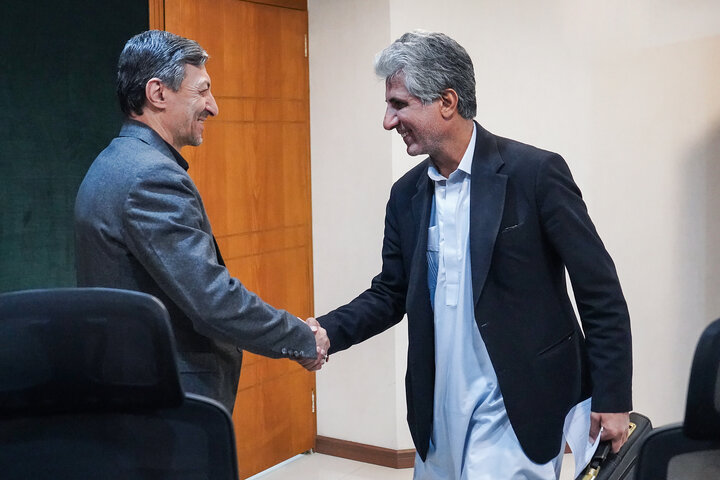 دیدار تعدادی از نمایندگان مجلس با رئیس ستاد اجرایی فرمان امام