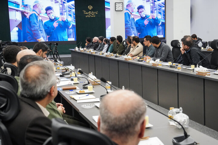 دیدار جمعی از نخبگان علمی و دانشگاهی با رئیس ستاد اجرایی فرمان امام