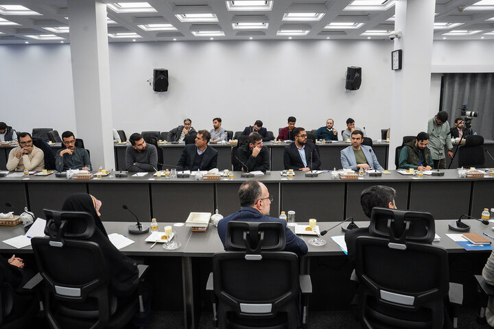 دیدار جمعی از نخبگان علمی و دانشگاهی با رئیس ستاد اجرایی فرمان امام