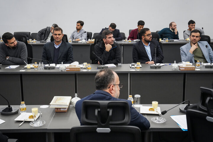 دیدار جمعی از نخبگان علمی و دانشگاهی با رئیس ستاد اجرایی فرمان امام