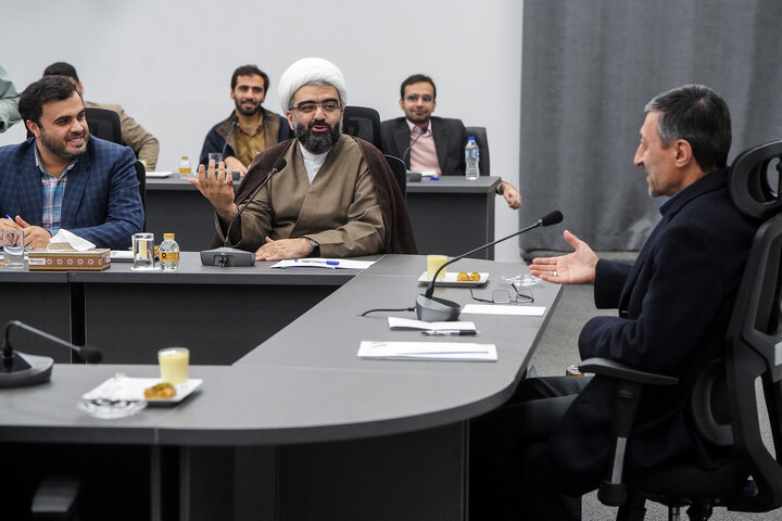دیدار جمعی از نخبگان علمی و دانشگاهی با رئیس ستاد اجرایی فرمان امام