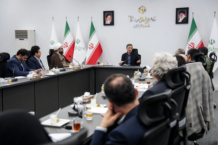 دیدار جمعی از نخبگان علمی و دانشگاهی با رئیس ستاد اجرایی فرمان امام