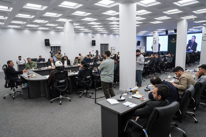 دیدار جمعی از نخبگان علمی و دانشگاهی با رئیس ستاد اجرایی فرمان امام