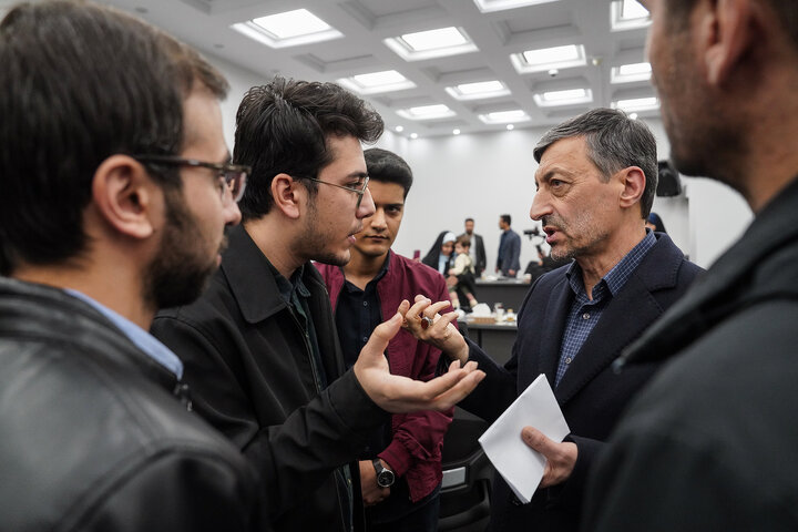 ویدئو/ دیدار جمعی از نخبگان علمی کشور با رئیس ستاد اجرایی فرمان امام