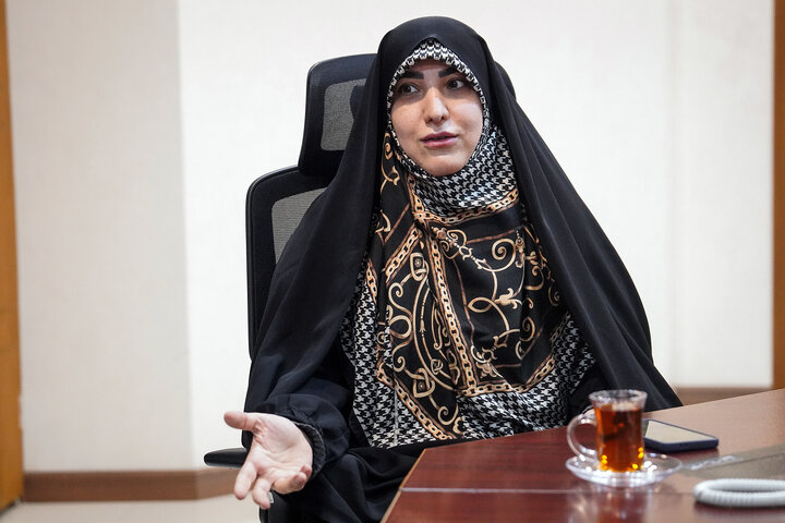 زینب قیصری نماینده مردم تهران، ری، شمیرانات، اسلامشهر و پردیس در مجلس شورای اسلامی