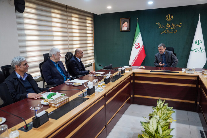 بررسی پروژه‌های جاری گروه توسعه انرژی تدبیر با حضور رئیس ستاد اجرایی فرمان امام