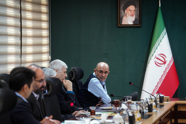 بررسی پروژه‌های جاری گروه توسعه انرژی تدبیر با حضور رئیس ستاد اجرایی فرمان امام