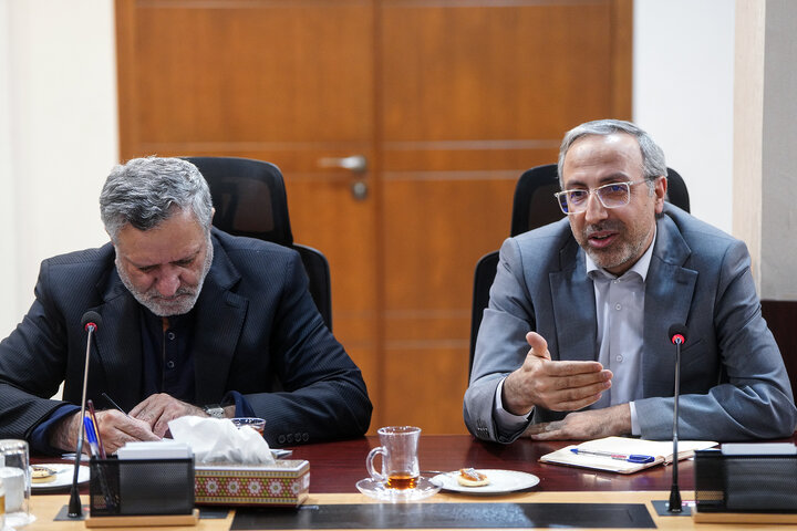 بررسی پروژه‌های جاری گروه توسعه انرژی تدبیر با حضور رئیس ستاد اجرایی فرمان امام