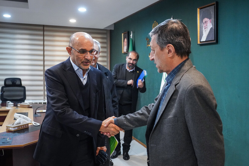 بررسی پروژه‌های جاری گروه توسعه انرژی تدبیر با حضور رئیس ستاد اجرایی فرمان امام