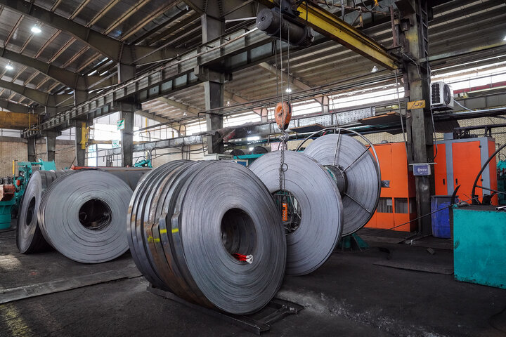 بازدید فتاح از سپنتای مرند/ تولد دوباره کارخانه‌ای که با موشک‌‌های رژیم صهیونی تخریب شد