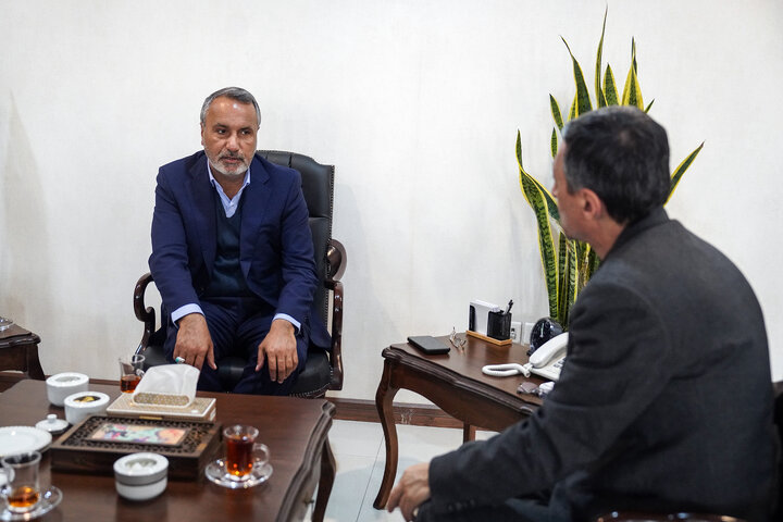 دیدار رئیس کمیسیون عمران مجلس با رئیس ستاد اجرایی فرمان امام