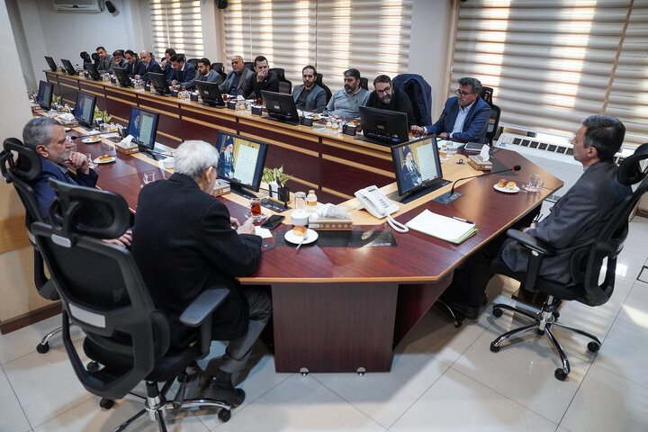 بررسی طرح‌های جهش تولید در محصولات کشاورزی و دامی با حضور رئیس ستاد اجرایی فرمان امام