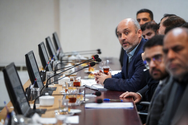 بررسی طرح‌های جهش تولید در محصولات کشاورزی و دامی با حضور رئیس ستاد اجرایی فرمان امام