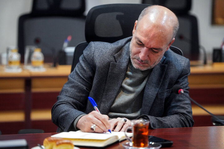 بررسی طرح‌های جهش تولید در محصولات کشاورزی و دامی با حضور رئیس ستاد اجرایی فرمان امام