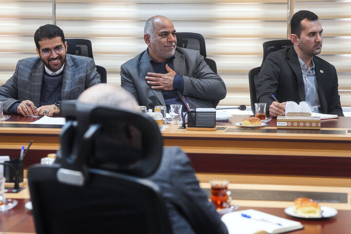 بررسی طرح‌های جهش تولید در محصولات کشاورزی و دامی با حضور رئیس ستاد اجرایی فرمان امام