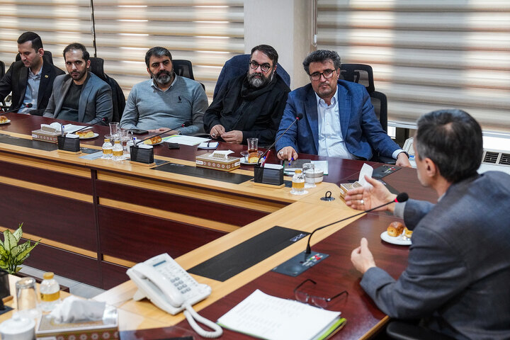 بررسی طرح‌های جهش تولید در محصولات کشاورزی و دامی با حضور رئیس ستاد اجرایی فرمان امام