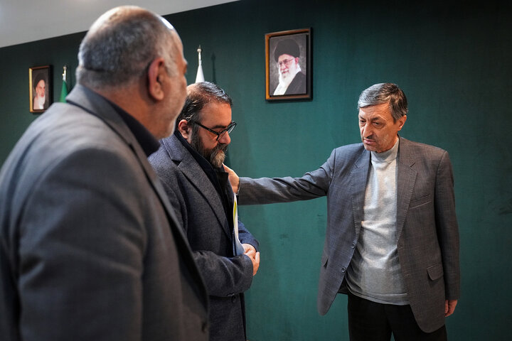 بررسی طرح‌های جهش تولید در محصولات کشاورزی و دامی با حضور رئیس ستاد اجرایی فرمان امام