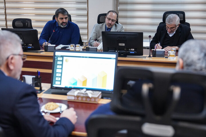 بررسی عملکرد صندوق قرض الحسنه توسعه اشتغال برکت با حضور رئیس ستاد اجرایی فرمان امام