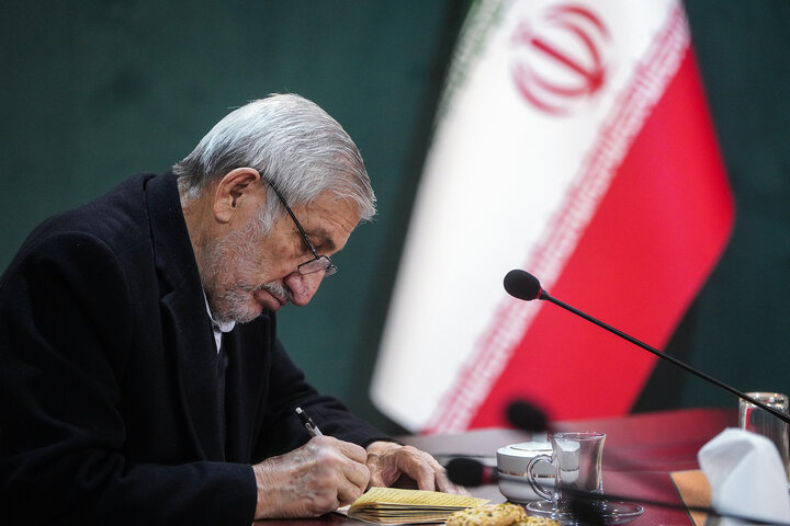 بررسی عملکرد صندوق قرض الحسنه توسعه اشتغال برکت با حضور رئیس ستاد اجرایی فرمان امام