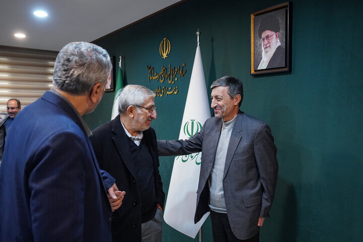 بررسی عملکرد صندوق قرض الحسنه توسعه اشتغال برکت با حضور رئیس ستاد اجرایی فرمان امام