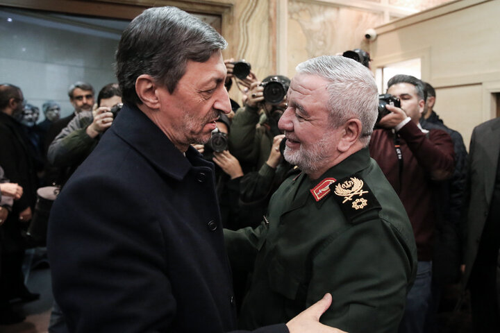 حضور رئیس ستاد اجرایی فرمان امام در مراسم ترحیم شهید فرج الله شوشتری