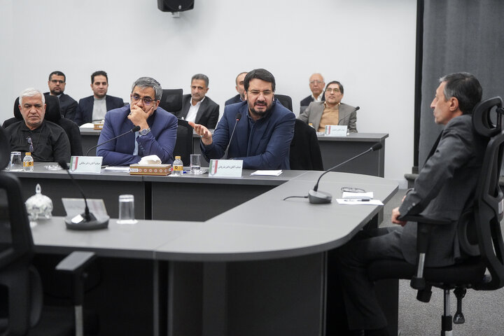 نشست سراسری مدیران سازمان اموال و املاک با رئیس ستاد اجرایی فرمان امام