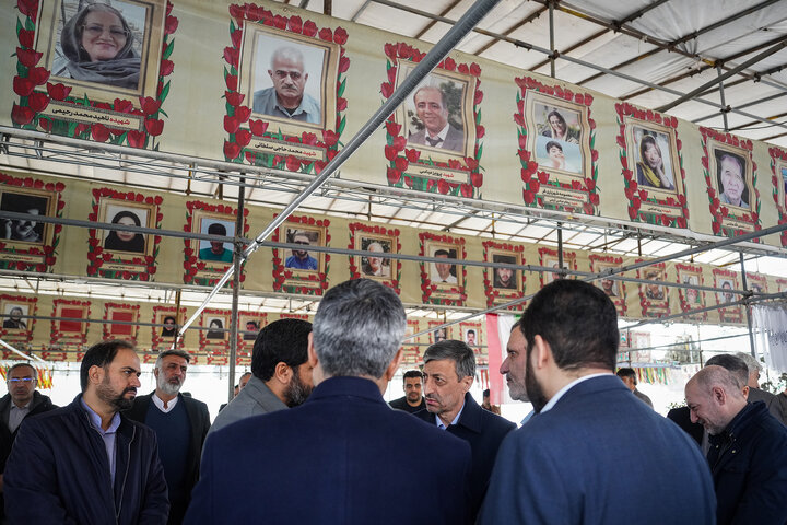 حضور رئیس، مدیران و کارکنان ستاد اجرایی فرمان امام در گلزار شهدای بهشت زهرا