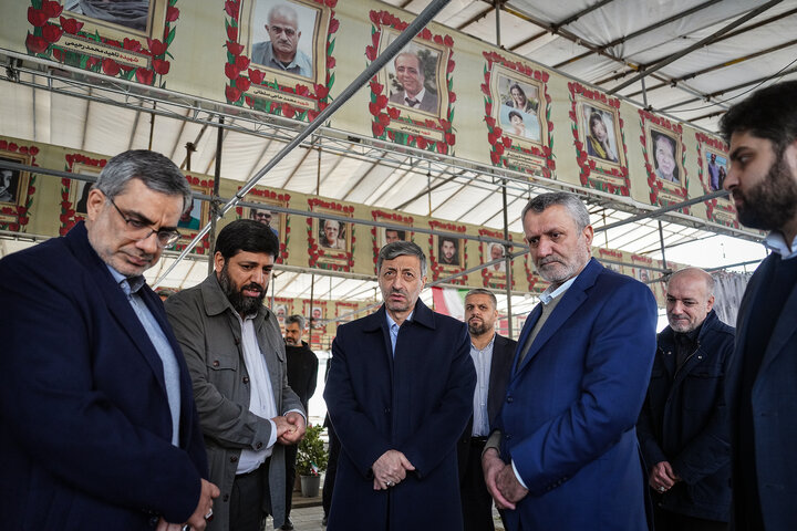 حضور رئیس، مدیران و کارکنان ستاد اجرایی فرمان امام در گلزار شهدای بهشت زهرا