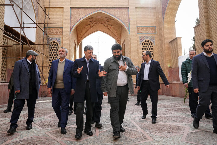 حضور رئیس، مدیران و کارکنان ستاد اجرایی فرمان امام در گلزار شهدای بهشت زهرا