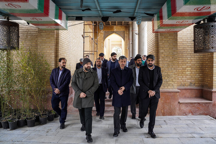 حضور رئیس، مدیران و کارکنان ستاد اجرایی فرمان امام در گلزار شهدای بهشت زهرا