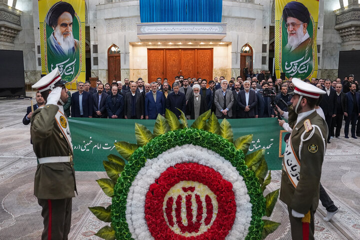 تجدید میثاق رئیس، مدیران و کارکنان ستاد اجرایی فرمان امام با آرمان‌های بنیانگذار کبیر انقلاب اسلامی